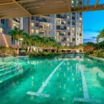 PISCINA ADULTA COM RAIA